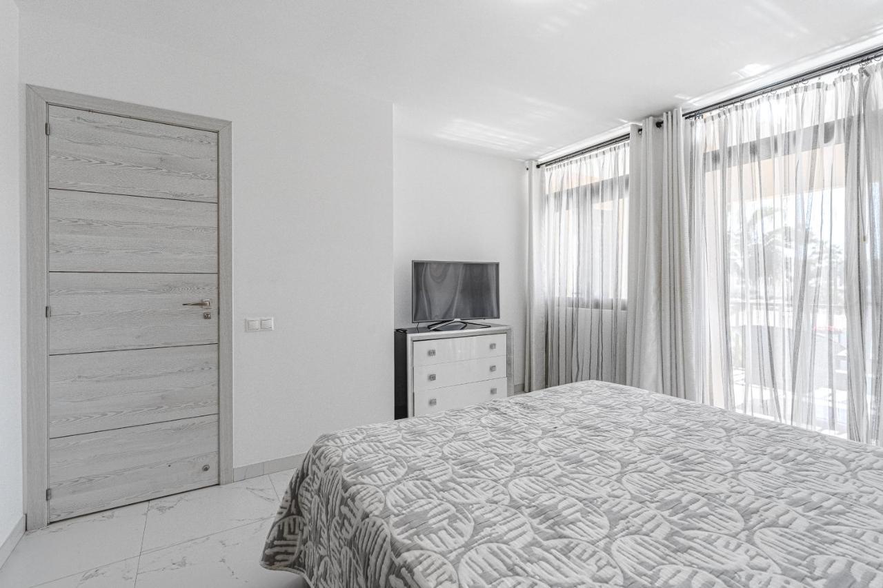 Amazing 3 Bedroom Apartment On The First Line Of The Best Las Americas Beach, Air Conditioner And Terrace Ocean View بلايا ذي لاس أميريكاس المظهر الخارجي الصورة