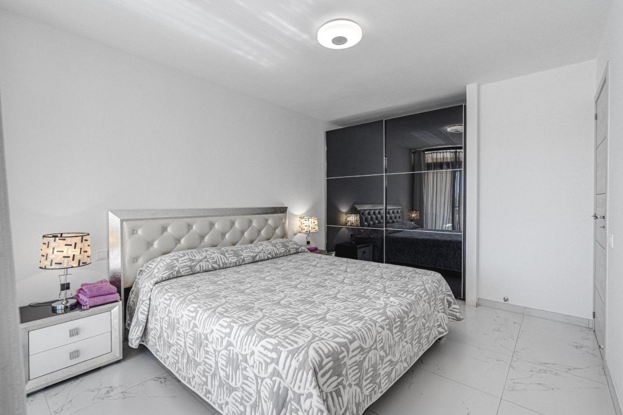 Amazing 3 Bedroom Apartment On The First Line Of The Best Las Americas Beach, Air Conditioner And Terrace Ocean View بلايا ذي لاس أميريكاس المظهر الخارجي الصورة